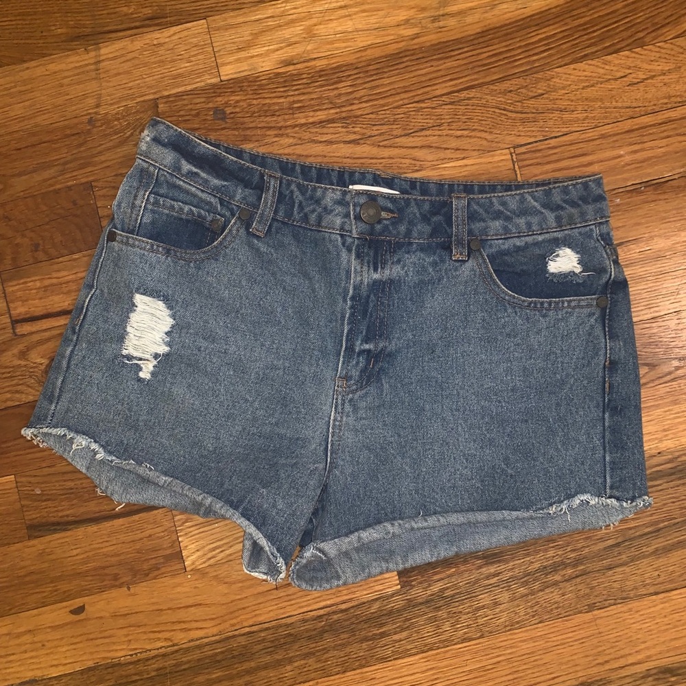 Cute denim mom shorts! ❤️
